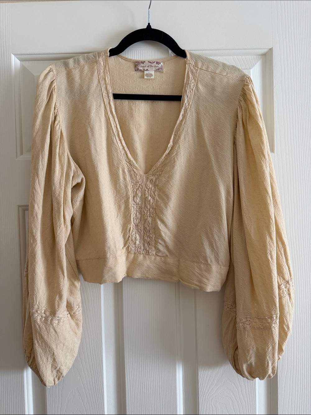 Band of the Free Cream V-Neck Peasant Blouse - Large - EUC